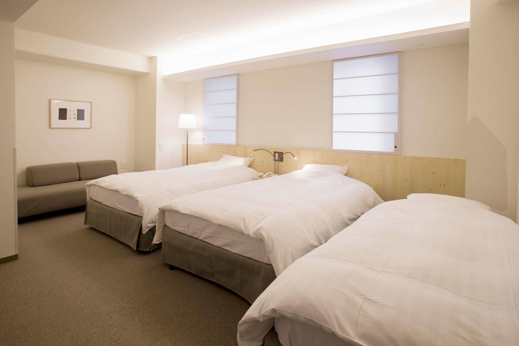 Shin Osaka Station Hotel Annex Екстер'єр фото