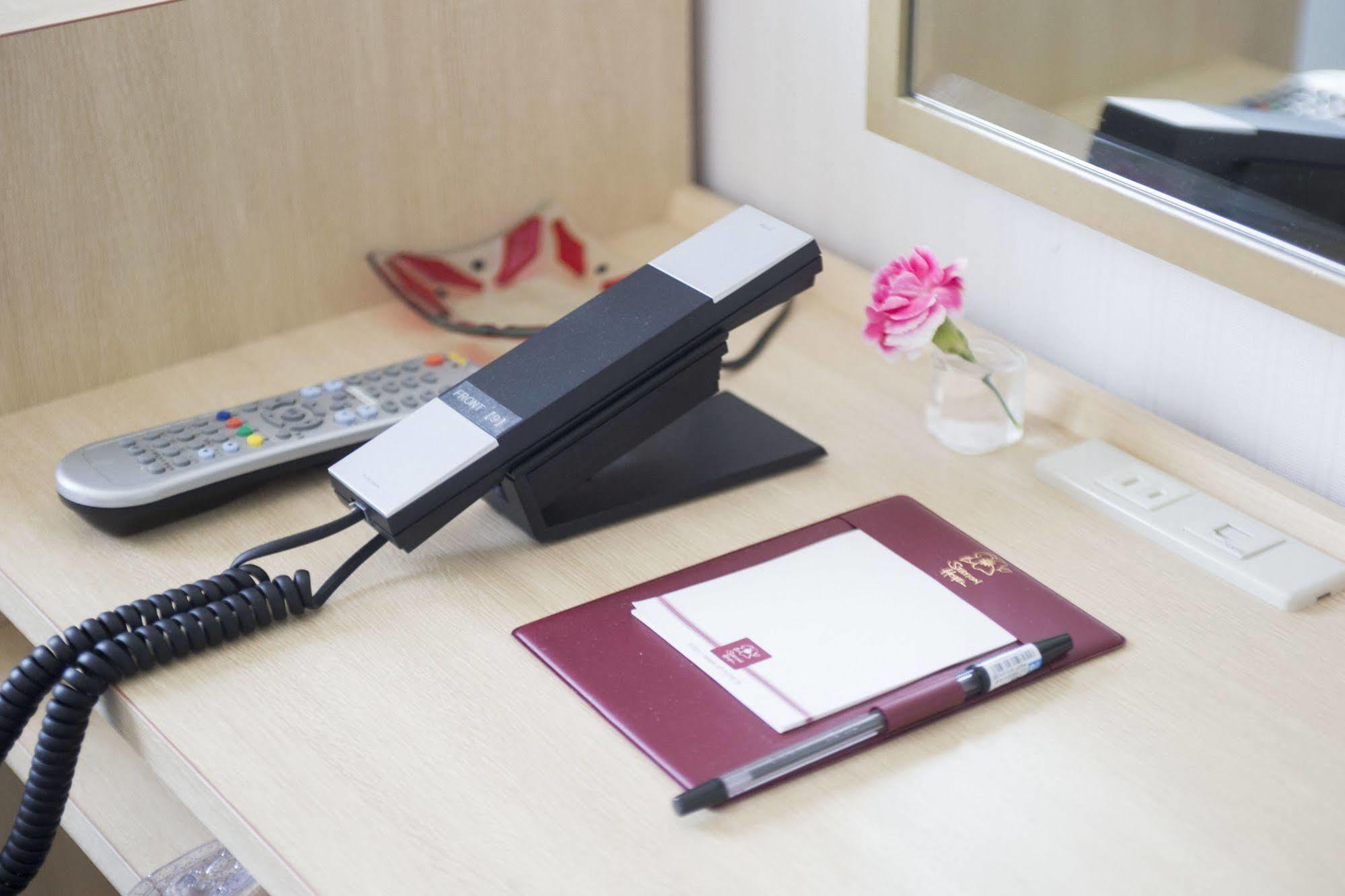 Shin Osaka Station Hotel Annex Екстер'єр фото