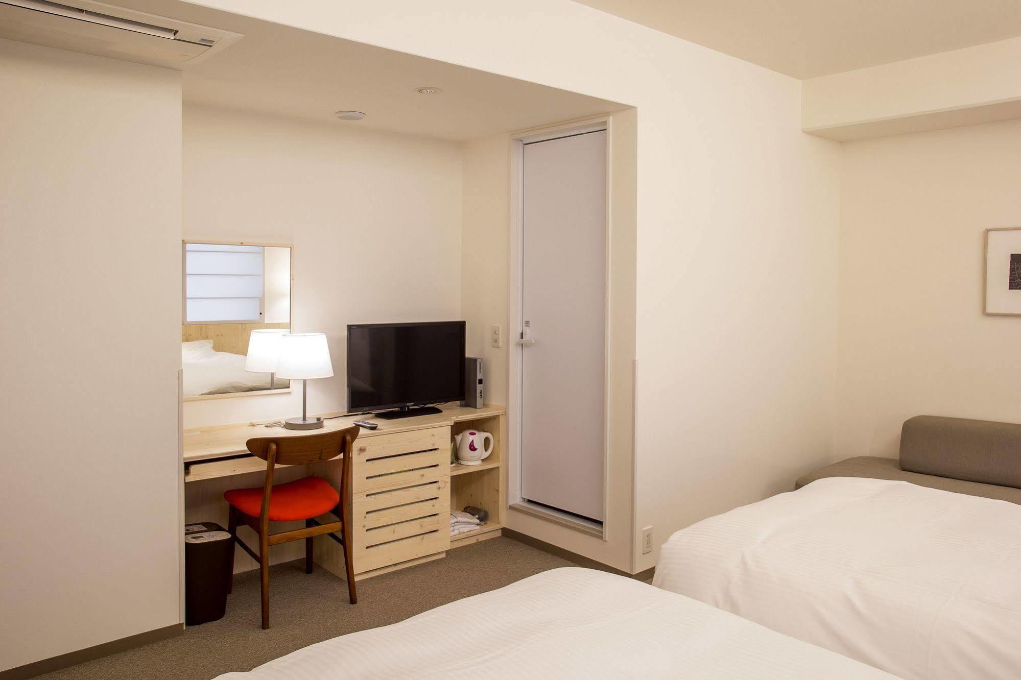 Shin Osaka Station Hotel Annex Екстер'єр фото