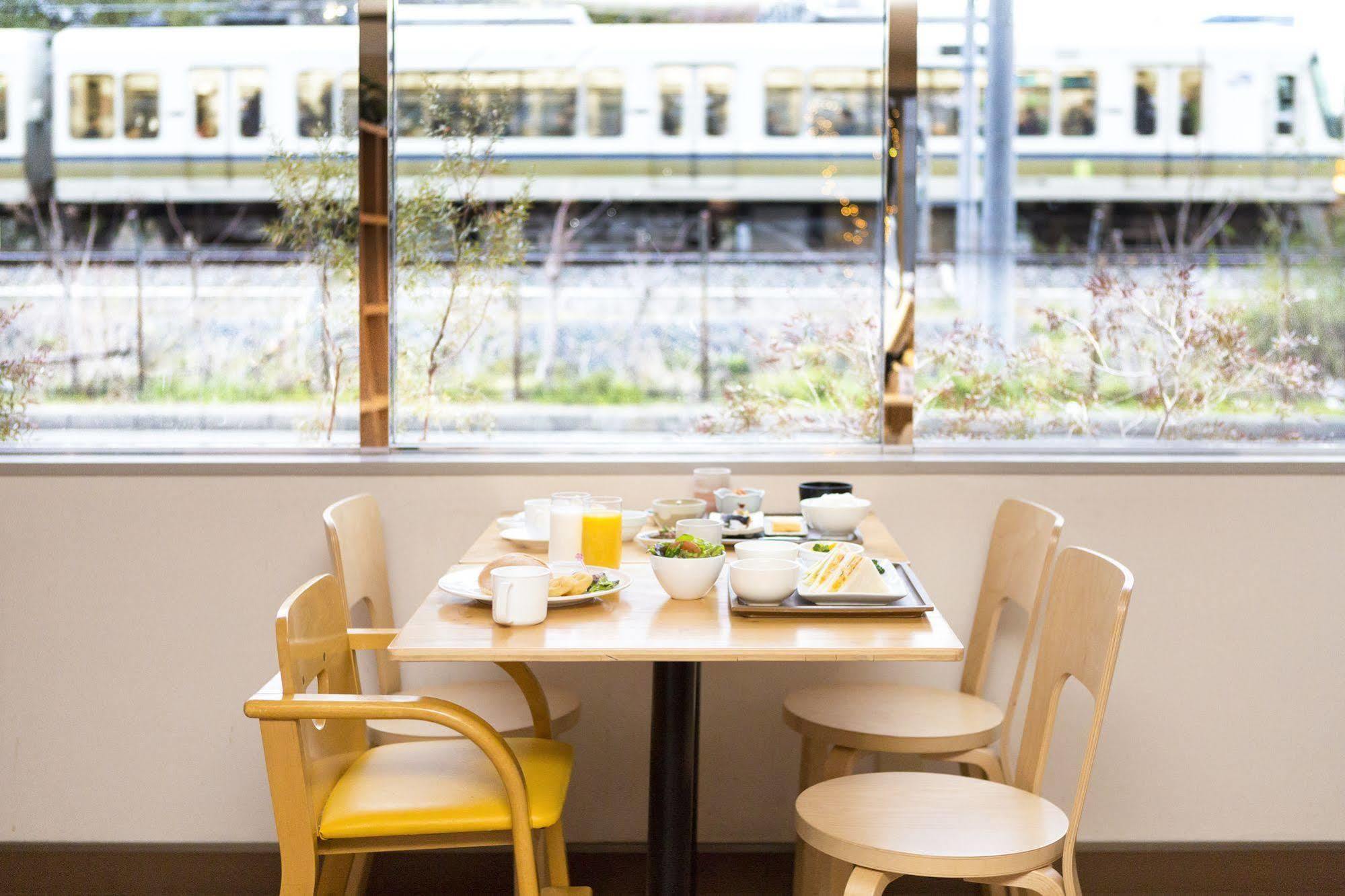 Shin Osaka Station Hotel Annex Екстер'єр фото